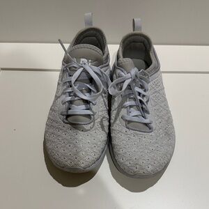 APL Women's Light Gray Sneakers